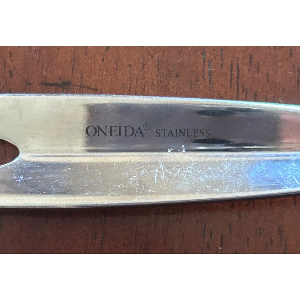 Oneida Slotted Spoon Stainless Steel 10in Silver Good Modern‎ Kitchenware